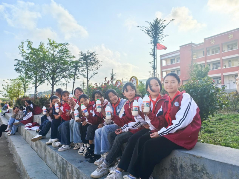 真情传递温暖，爱心点亮希望|AG庄闲“抗旱保教”捐赠活动圆满完成